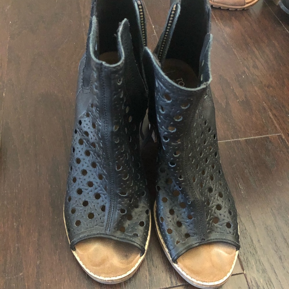 Tom’s open toe booties